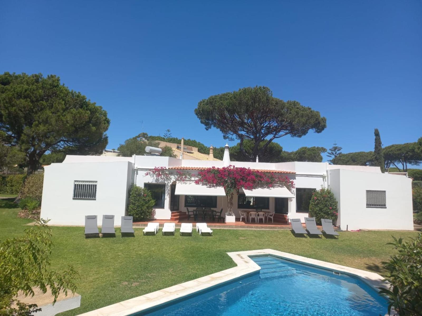 Villa Azevedo ヴィラモウラ エクステリア 写真